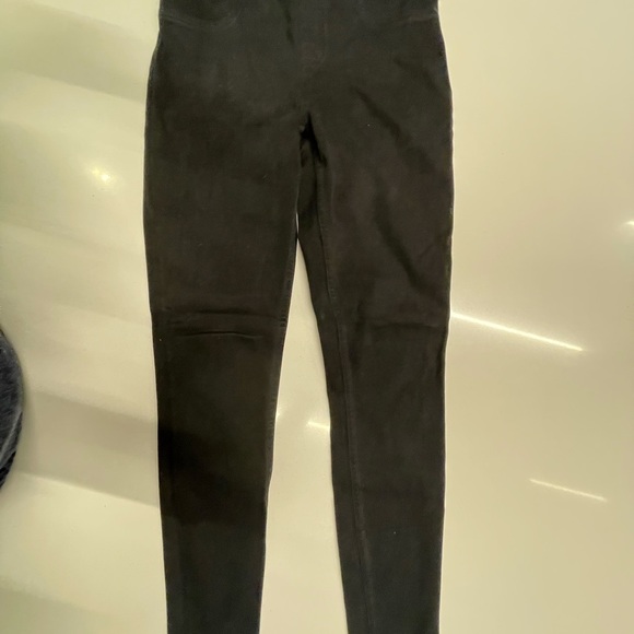 $148 Spanx Jeanish ankle leggings black shaping denim Medium 26” inseam - Picture 6 of 15